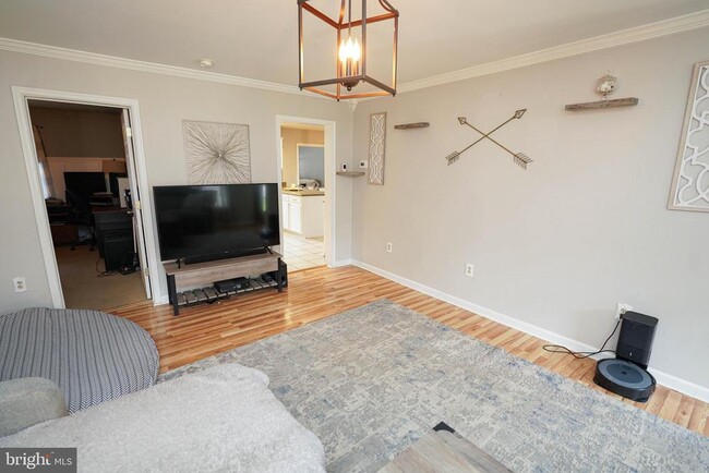 Building Photo - 3727 Village Trail