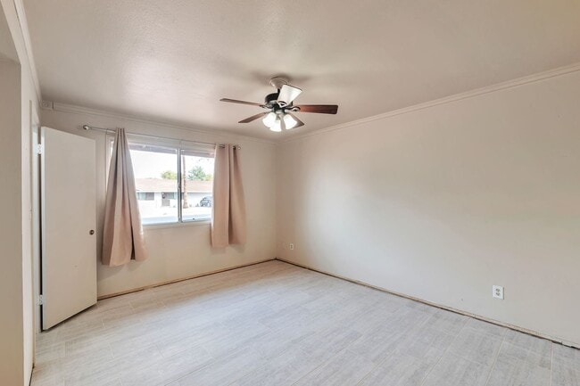 Building Photo - Spacious 6-Bedroom, 4-Bath Pool Home Near ASU Campus