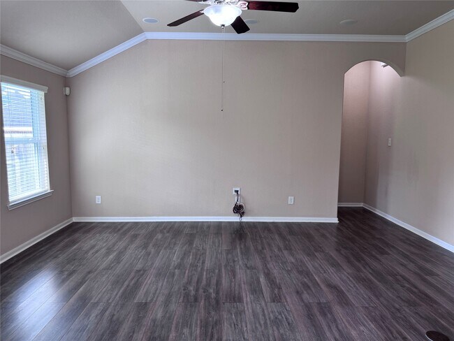 Building Photo - 151 Forest Heights Ln