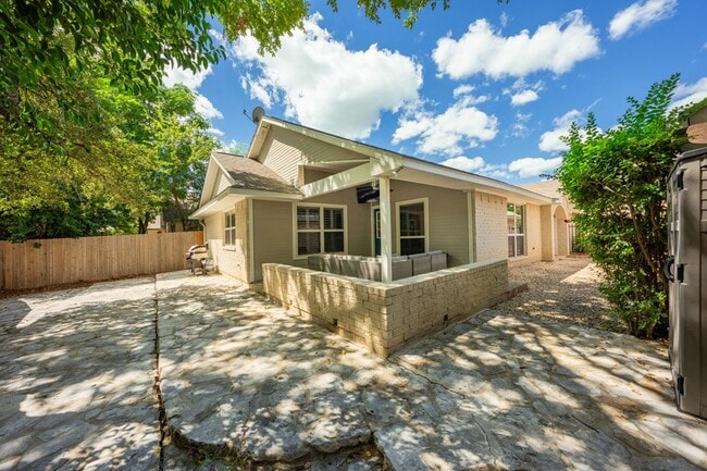 Building Photo - 127 Terrace Ln