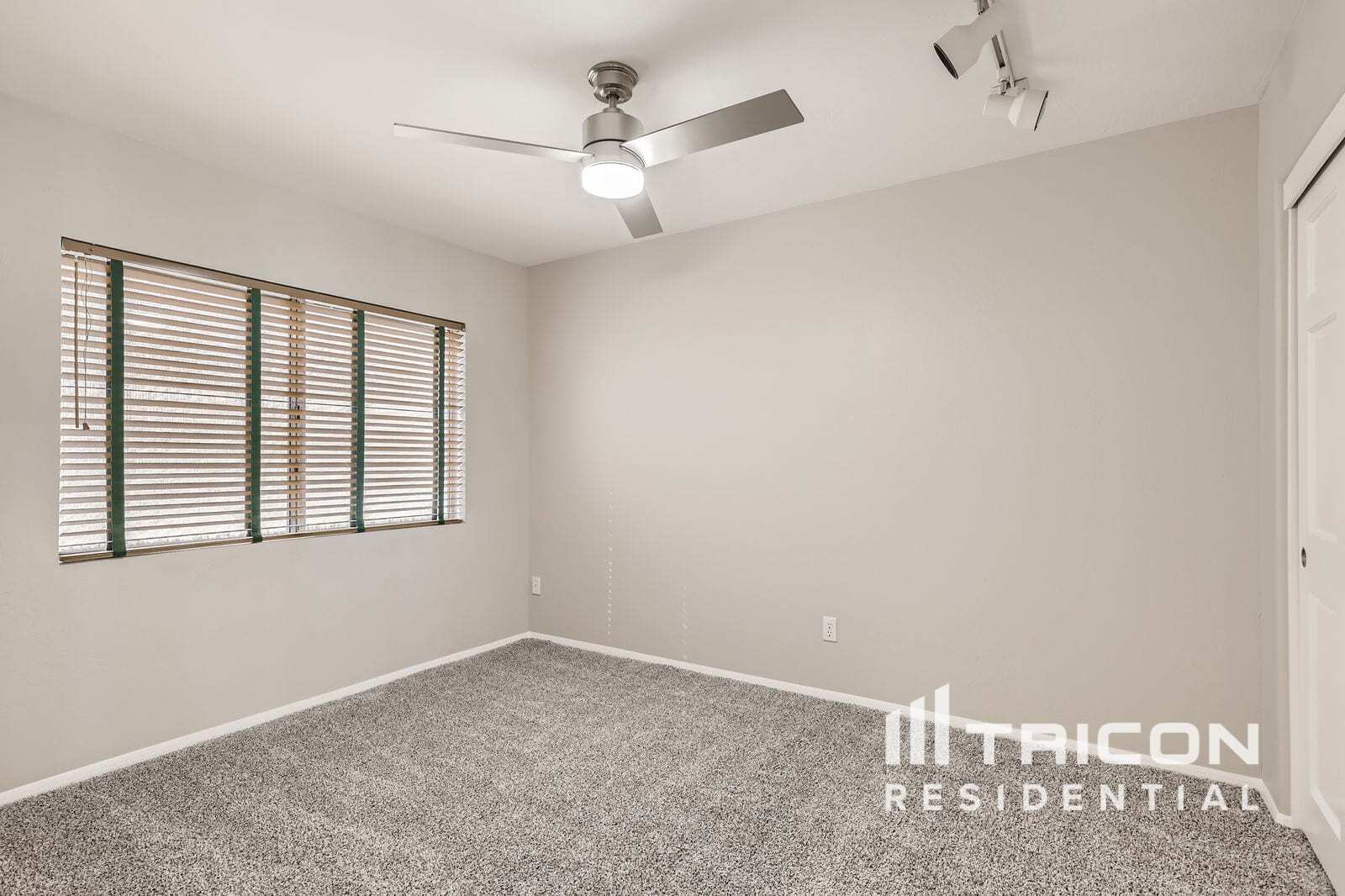 Building Photo - 4809 W Cochise Dr