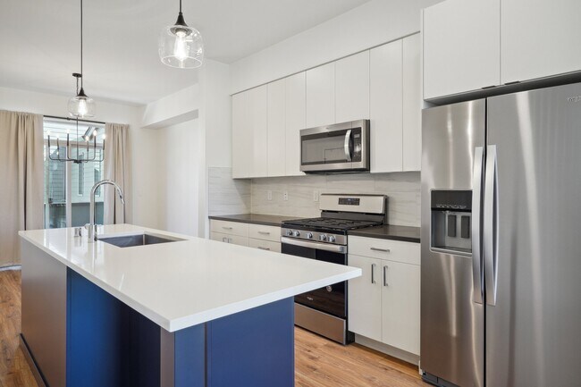 Building Photo - 32730 Hemlock Ave SE