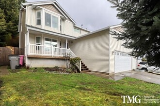 Building Photo - Spacious 4 Bedroom/2.5 Bath Hazell Dell Home!
