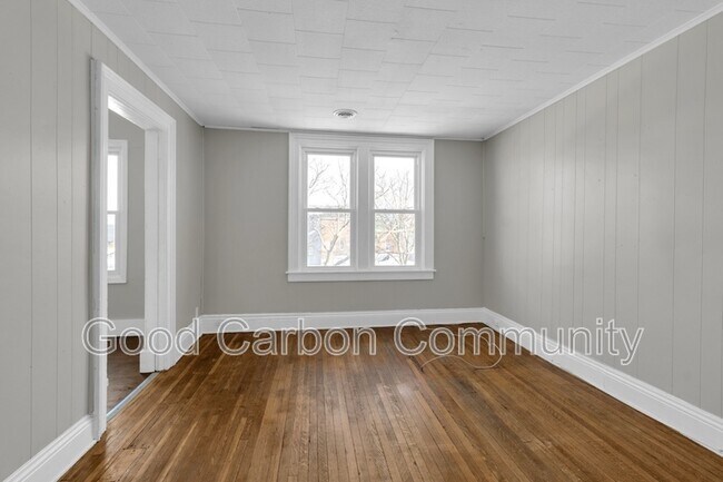 Building Photo - 357 Vermont St