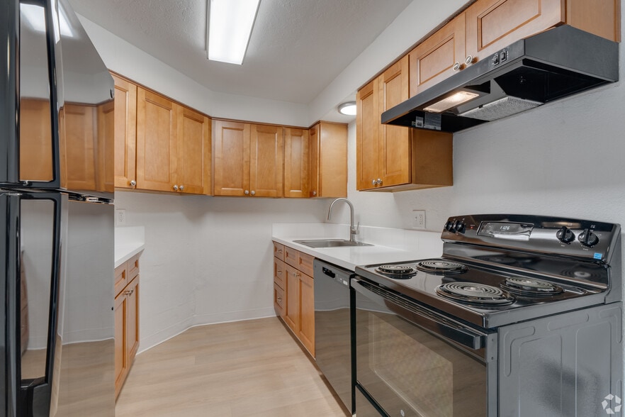 Building Photo - Alturas Cedar Hills