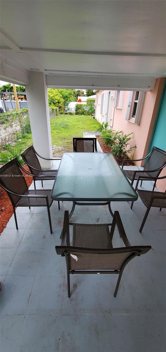 Building Photo - 1679 NE 175th St