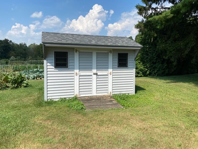 Building Photo - 253 Beacon Light Rd