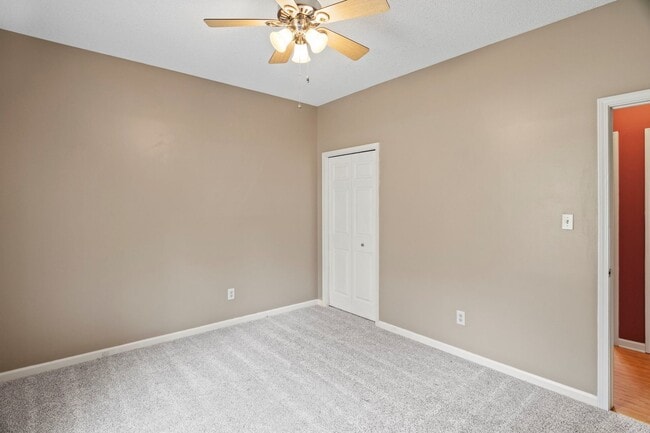 Building Photo - Great Wake Forest Location