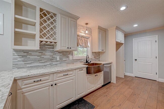 Building Photo - 4623 Birch Cove
