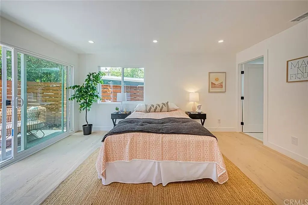 master bedroom - 3439 Plata St