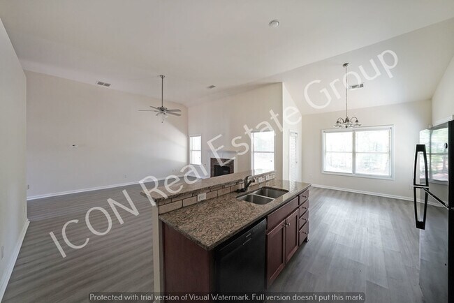 Building Photo - 4/3 Ranch home in Swim Tennis community