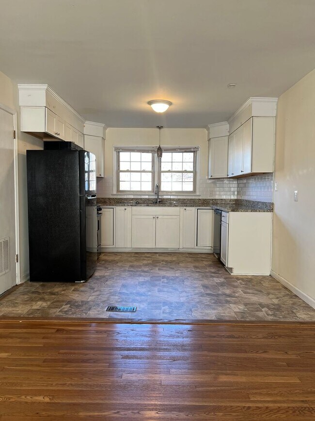 Building Photo - 8530 Orcutt Ave