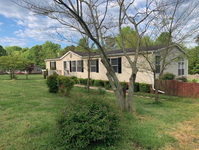 Building Photo - 128 Evelyn Ln