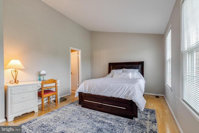 Building Photo - 3825 Grand Jct Ct