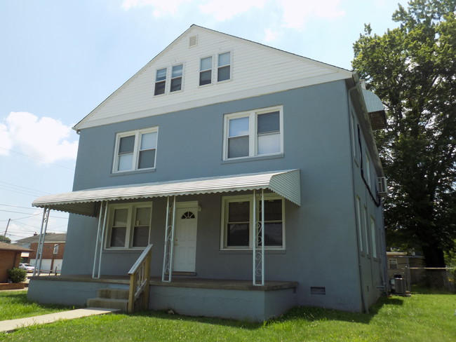 Primary Photo - 1301 Myers Ave
