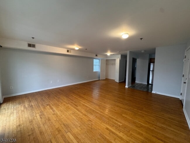 Building Photo - 17 Norfolk St