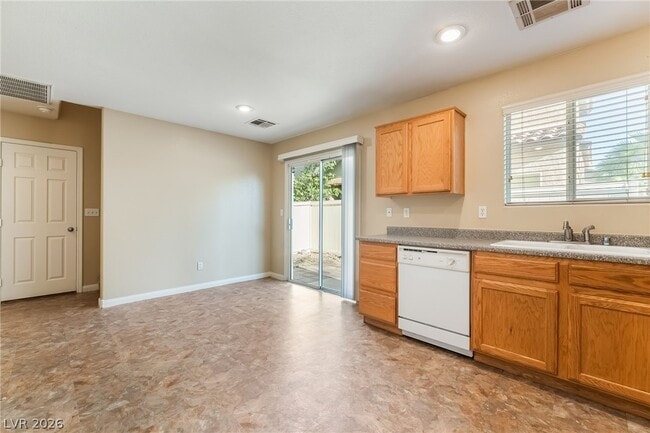 Building Photo - 1160 Blue Magenta Ave