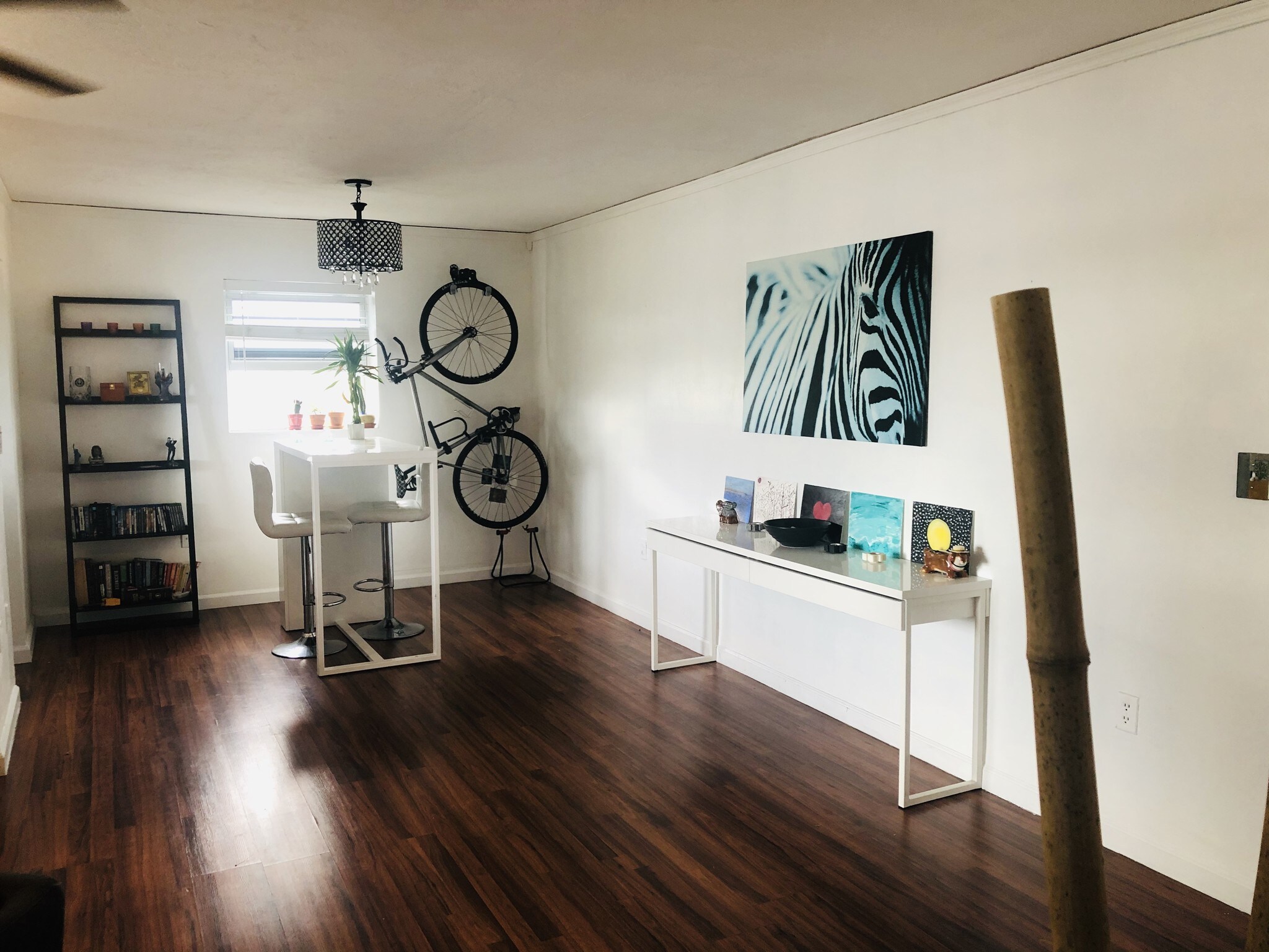 Building Photo - 7620 Carlyle Ave