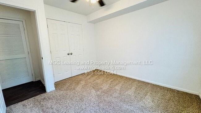 Building Photo - Creekwood Park Townhomes - Ask About our Reduced Rate with a 15 Month Lease!