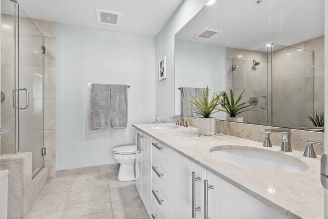 Building Photo - 550 Okeechobee Blvd
