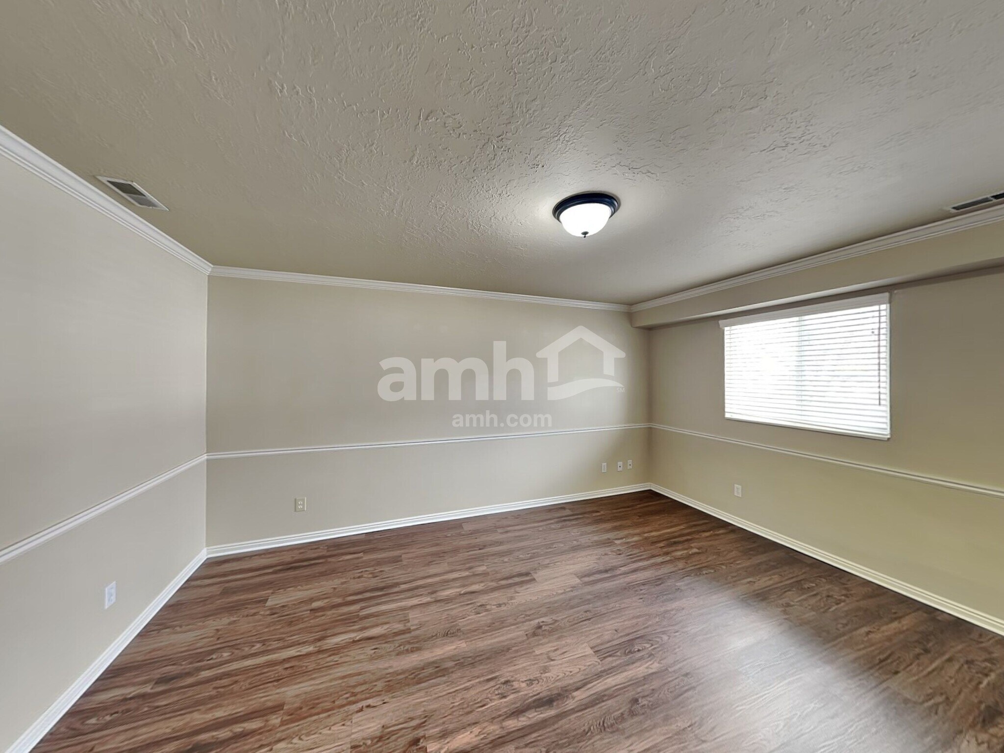 Building Photo - 1109 E 320 S