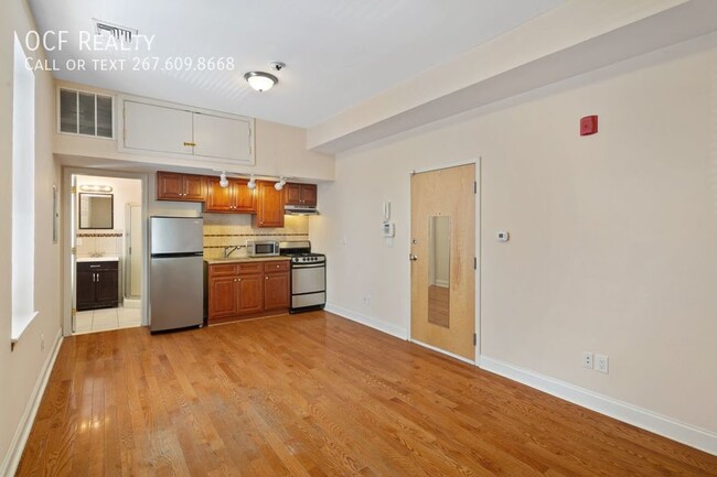 Building Photo - Studio Apartment in South Philadelphia