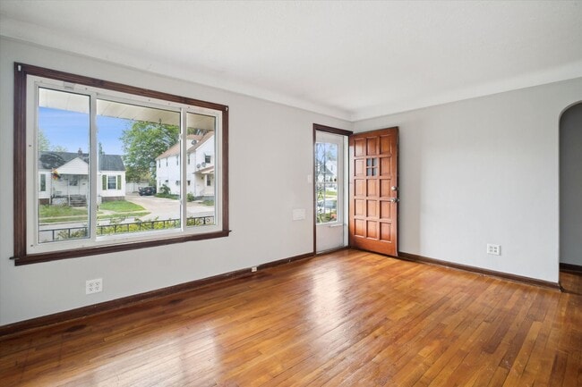 Building Photo - 20700 Goller Ave