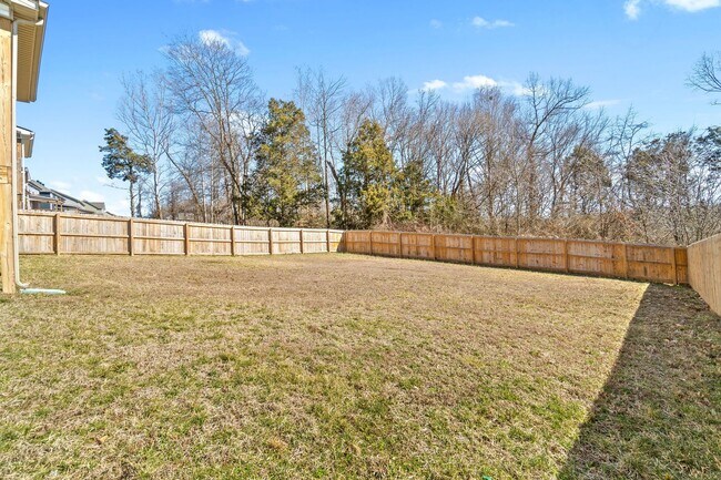 Building Photo - Pet Friendly Four Bedroom!