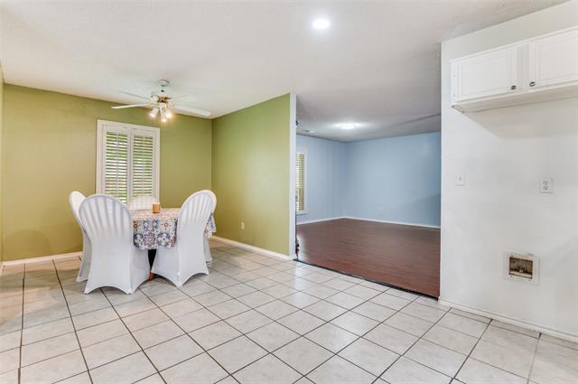 Building Photo - 528 Lester St