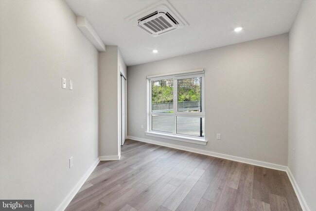 Building Photo - 3449 Scotts Ln
