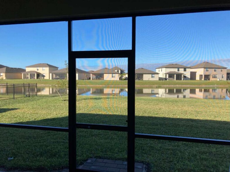 Building Photo - 3261 Altimira Dr