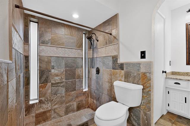 Building Photo - 1910 Glen Hill Dr