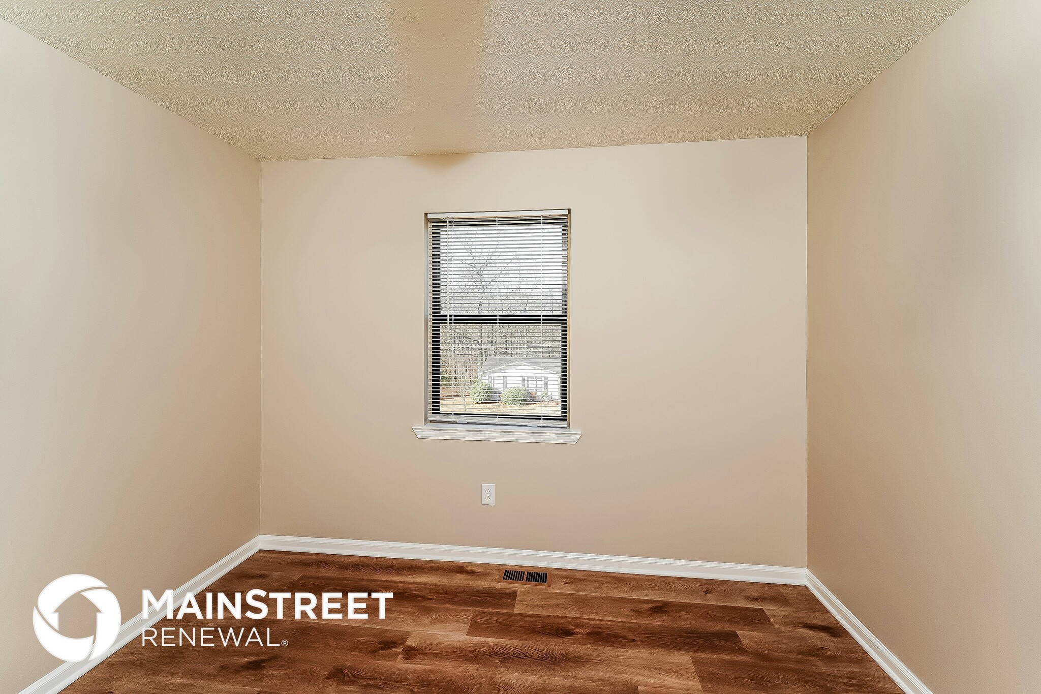 Building Photo - 5837 Willow Ridge Rd