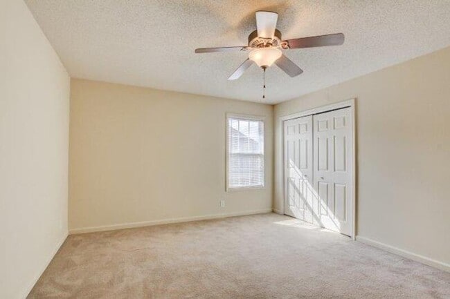 Building Photo - 299 Raleigh Dr