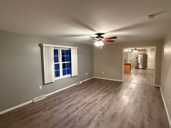 Building Photo - Beautiful 3-Bedroom Single Family Home on Private Lot- RENT NOW, SAVE NOW!