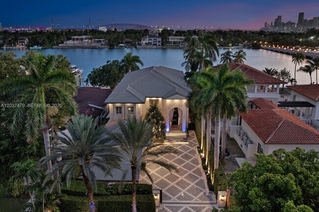 Building Photo - 176 S Hibiscus Dr