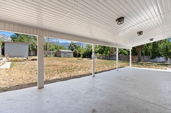 Building Photo - Updated North Ogden 4 Bedroom 2 Bathroom Home!