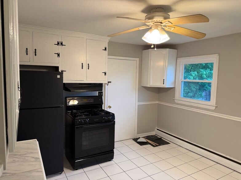 Building Photo - 4B Marlyn Dr