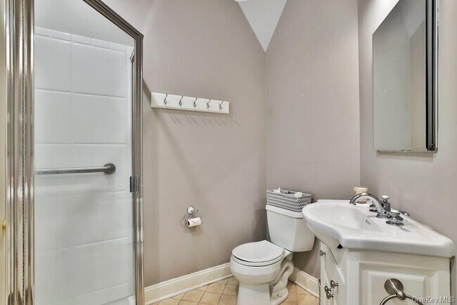 Building Photo - 8 Caruso Pl