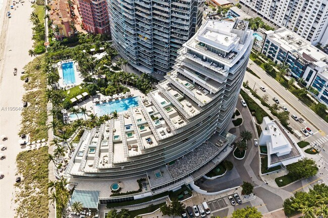 Building Photo - 2200 N Ocean Blvd