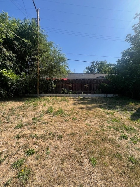 Building Photo - Charming 2 Bed, 1 Bath Single-Family Home with Large Backyard & RV Hookups!