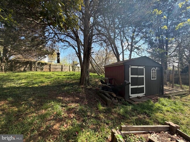 Building Photo - 5014 Delaware St