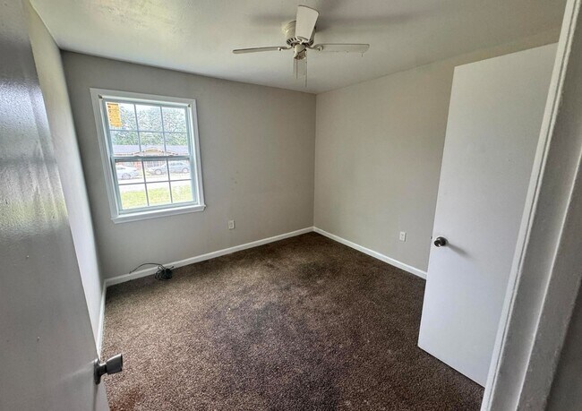 Building Photo - Charming 4-Bedroom Home in a Great Neighborhood with a Spacious Yard!