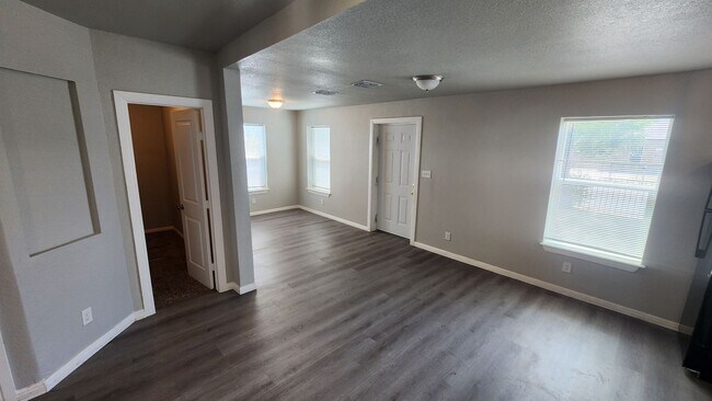 Building Photo - PALO ALTO HEIGHTS- 3bedroom 2 bath Home