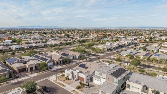 Building Photo - Luxury at Vistal