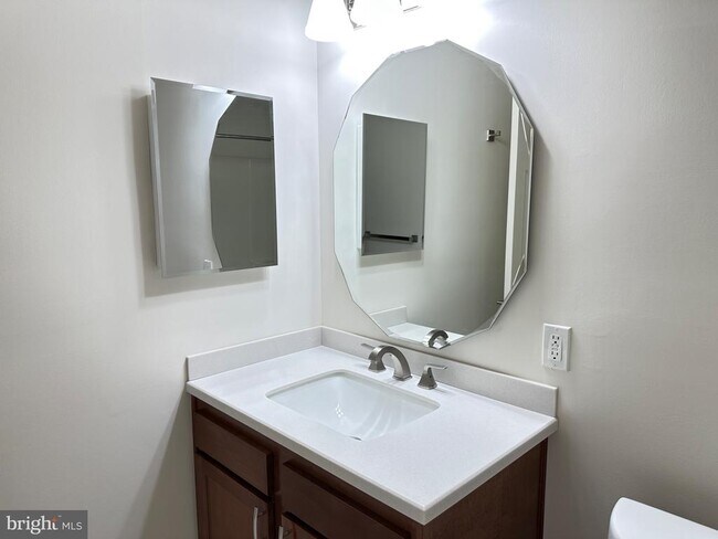 Building Photo - 54 Sequoia Dr