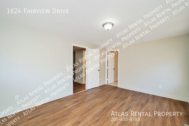 Building Photo - 1624 Fairview Dr