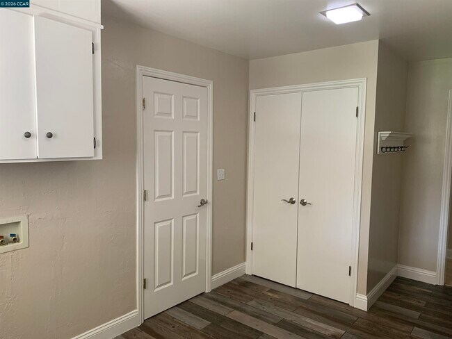 Building Photo - 1608 Claycord Ave