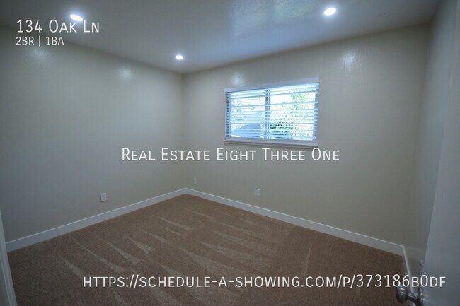 Building Photo - 134 Oak Ln