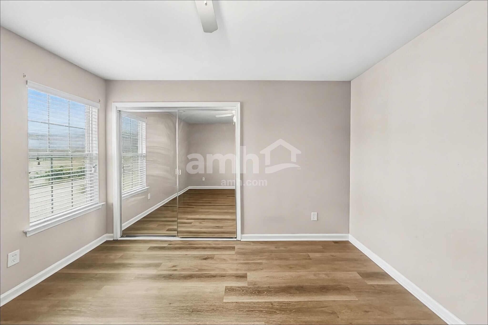 Building Photo - 10116 Hawkeye Dr